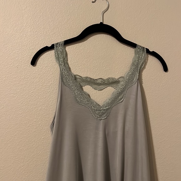 La Miel tank tops in green and light blue with lace straps and trim - Picture 3 of 15